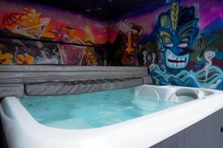 Stylish 4-BR Townhouse with Hot Tub & Rooftop Retreat - 7