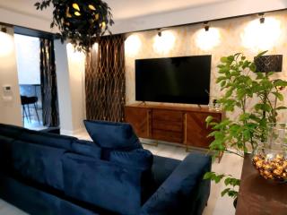 GLAMOUR VOX Jacuzzi & Club - 9