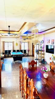 Chateau La Princesa cozy bar & awesome garden - 3