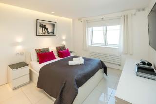 Stylish 3-Bed near Imperial Wharf/Chelsea Harbour - 0