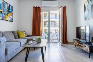 Hilltop 2-Bedroom Apartment - 7