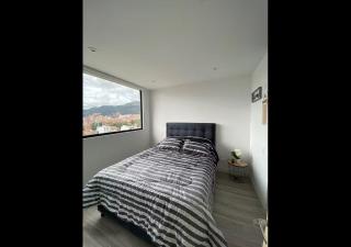 Penthouse with Infinity Rooftop Pool & 24-Hour Gym, Steps from Zona T! - 2