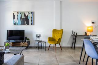 Hilltop 2-Bedroom Apartment - 4