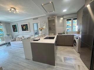 Love Rent4 Málaga Bajondillo Playa II - 1