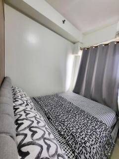 Hotel Like Comfort in Pasay Pool WiFi Netflix - 3