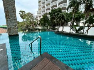 Wong Amat Tower Condominium 1305 - 5