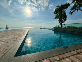 Wong Amat Tower Condominium 1305 - 2