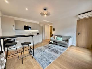 Moderne - Lumineux - Vue Port Antibes - 0