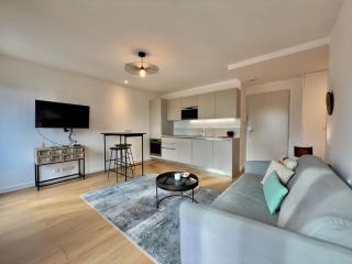 Moderne - Lumineux - Vue Port Antibes - 6