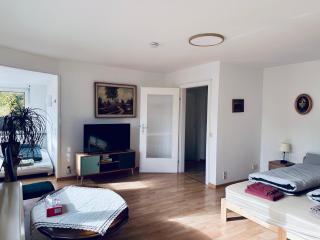 Zentrale Ferienwohnung in Friedrichsdorf für 1-7 Personen - 2