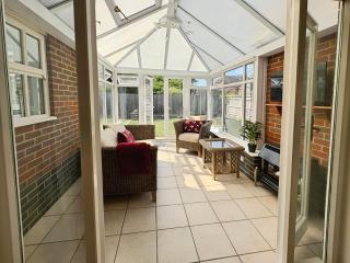 Contractor Friendly House - Sleeps upto 8 - 2