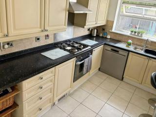 Contractor Friendly House - Sleeps upto 8 - 9