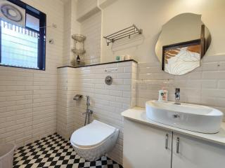 Peaceful Family 2BHK Retreat - Mangrove View, Pool, Walk to Candolim Beach - 4