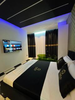 Modern Sueno Lux Apartments - 9