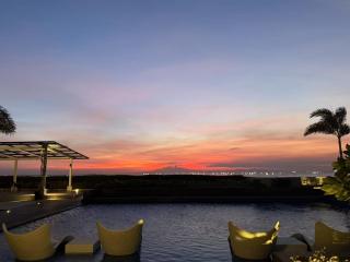 Luxurious 2 Bedrooms Facing Manila Bay Sunset, Airports, Okada, Solaire, MOA with free parking - 1