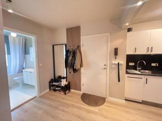 Kozy place in Reykjavik with a lake view - 3