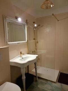 GLAMOUR VOX Jacuzzi & Club - 5