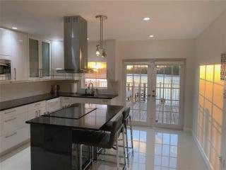 Contemporary 3-Bedroom Beachside Home with Pool - 8