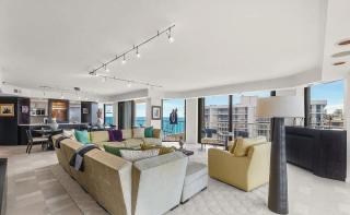 Oceanfront Three-Bedroom Condo with Panoramic View - 8