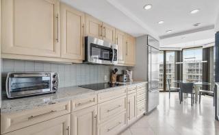 Oceanfront Three-Bedroom Condo with Panoramic View - 3