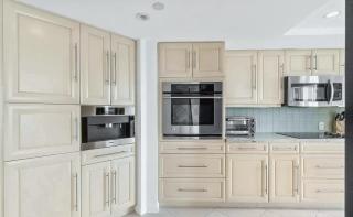 Oceanfront Three-Bedroom Condo with Panoramic View - 2