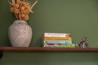 Lovely & Stylish 2-Bedroom Apartment - 5