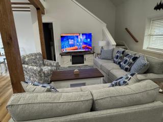 Hidden gem at the lake - 2