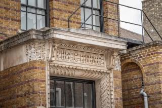 Lovely & Stylish 2-Bedroom Apartment - 9