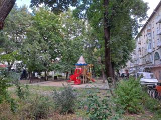 Apartament în centrul Chișinăului, într-o curte verde și liniștită! - 5