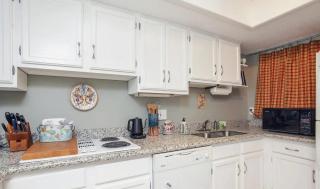 Gulf-Front Two-Bedroom Condo with Panoramic Views - 3