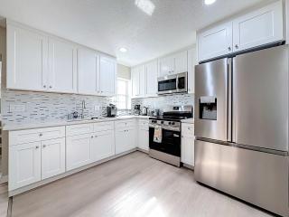 Sunny Shores Getaway - 6