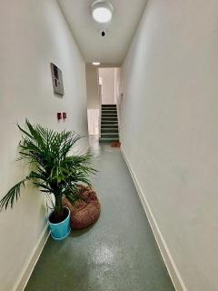 Luxury Apartment with Grand Living Space London - 7