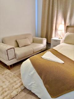 Luxury Apartment with Grand Living Space London - 1