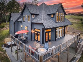 Pet Friendly Mountaintop 4-5 Bdrms Sleeps 12 -18 - 3