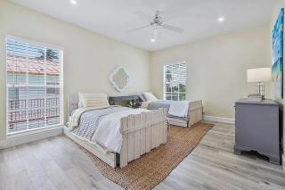 Beachfront Two-Bedroom Condo with Direct Ocean Access - 5