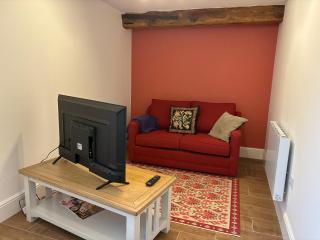 The Cottage at Clive - 8