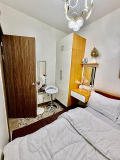 Walk to SM Mall, Near Airport, Disney plus, Netflix, Karaoke, WiFi - 4