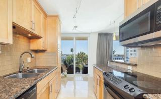 Bright Two-Bedroom Condo with Intracoastal Views - 6