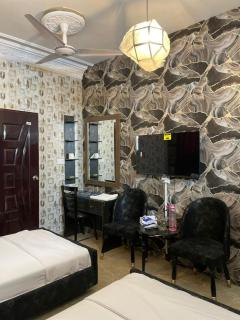 The Red Tree III Premium Guest House - 5