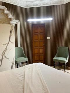 The Red Tree III Premium Guest House - 4