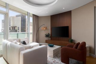 Maison Privee - Dazzling Downtown Retreat with Panoramic City Views - 7