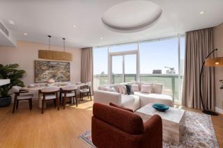 Maison Privee - Dazzling Downtown Retreat with Panoramic City Views - 0