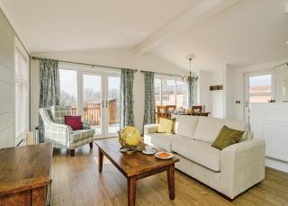 Canterbury Reach Lodge Retreat - 1