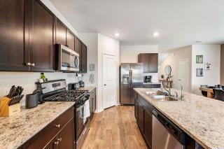 Modern Western 5BR Retreat! BMT SeaWorld Riverwalk Alamo - 1