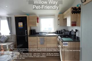 Parkdean Camber Sands sleeps 8 Pet Friendly - ref-ww242 - 8