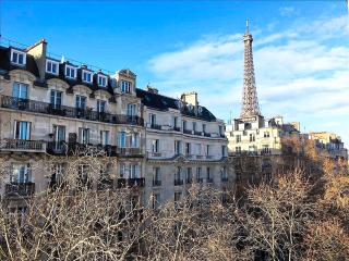 Luxury View on Eiffel Tower - 9