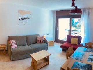 Studio cabine 4 personnes 2* avec balcon exposé Sud, coin cuisine équipé - FR-1-263-19 - 2