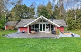 2 Bedroom Stunning Home In Martofte - 0