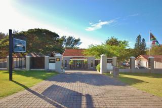 Fourteenth Green Guest Lodge - East London - 9