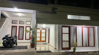 First Guest House Syariah - 0